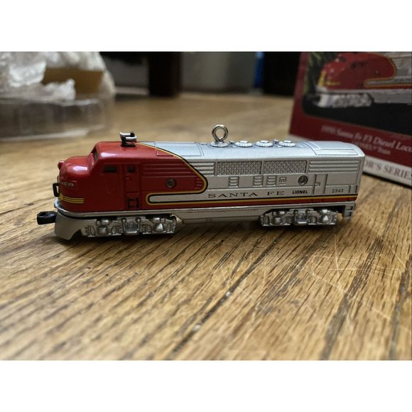 1997 Hallmark Keepsake Ornament 1950 Santa Fe F3 Diesel Locomotive Lionel Train - Picture 10 of 16
